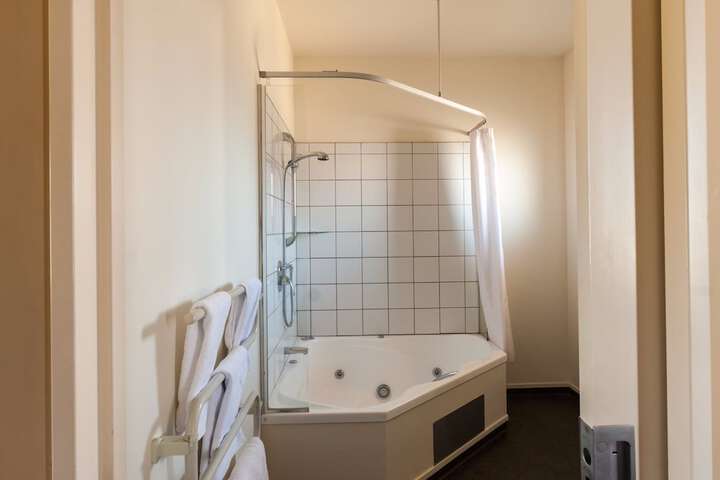 Room 29 of 40