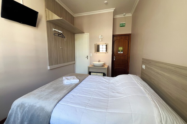 Room 107 of 206