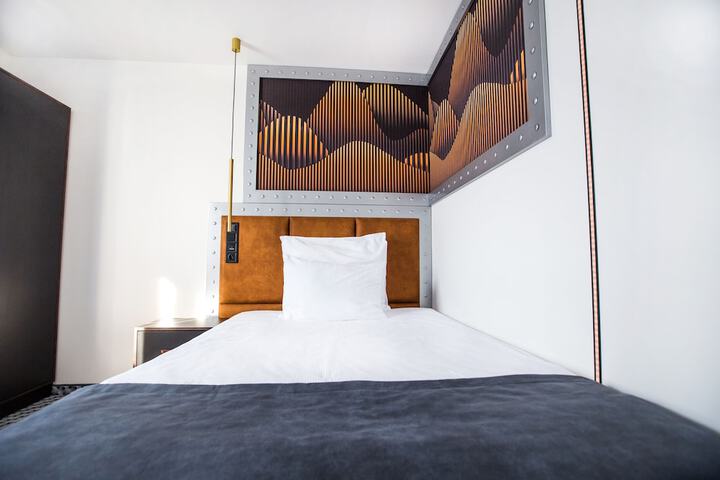 Room 26 of 62