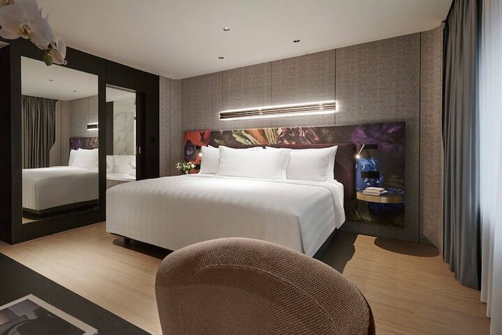 Room 41 of 83