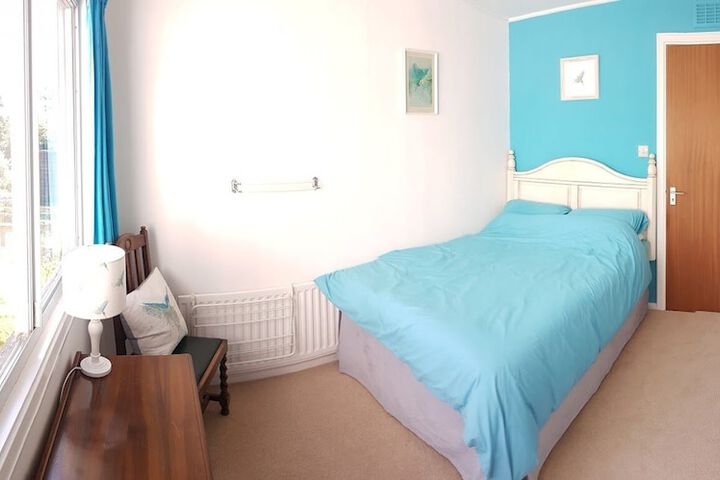 Room 6 of 9