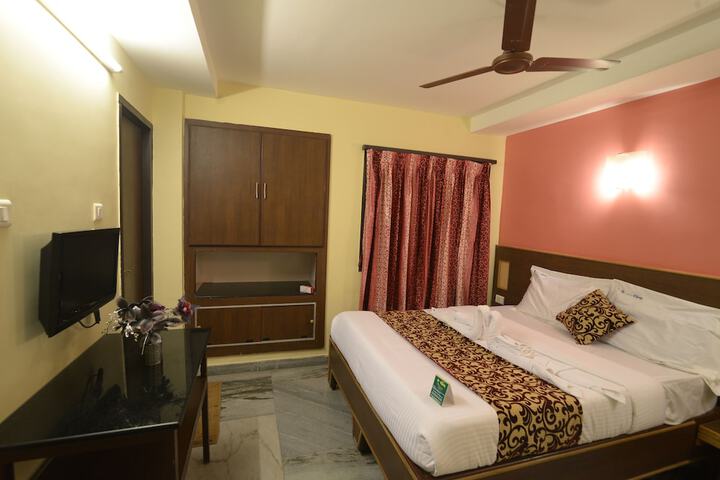 Room 4 of 17