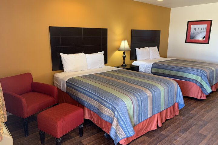 Room 10 of 32