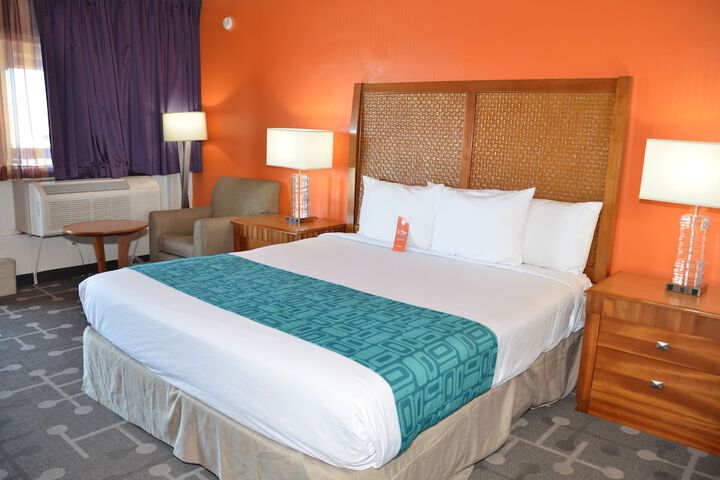 Room 7 of 33