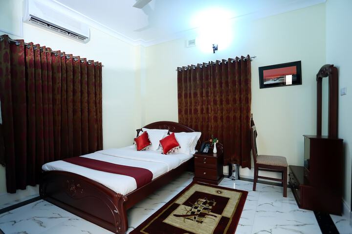 Room 6 of 14