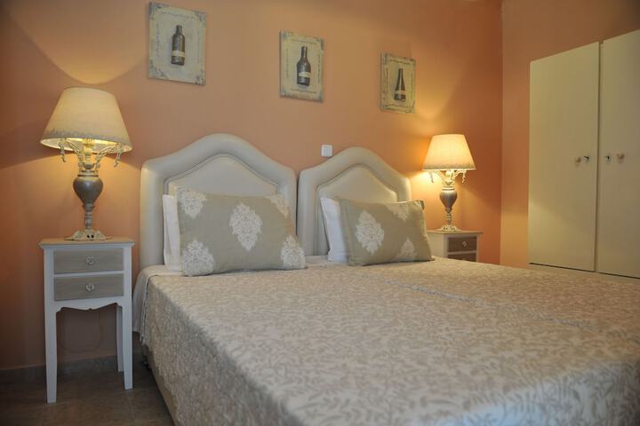 Room 5 of 38