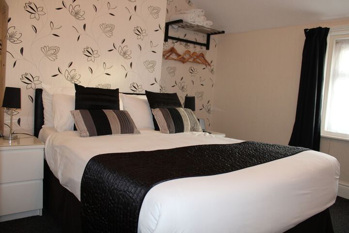 Room 4 of 34