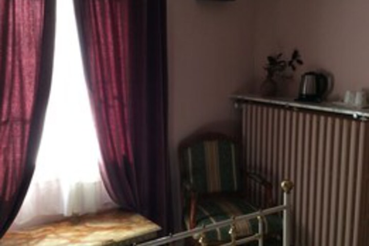 Room 14 of 22