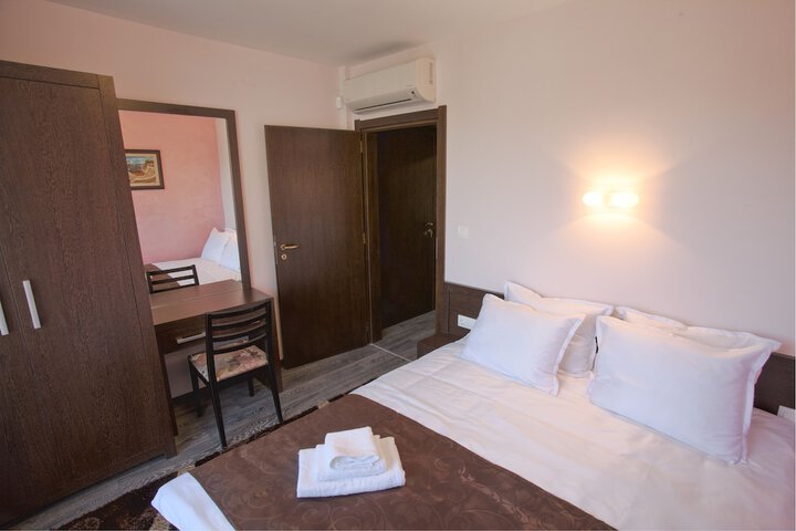 Room 8 of 41