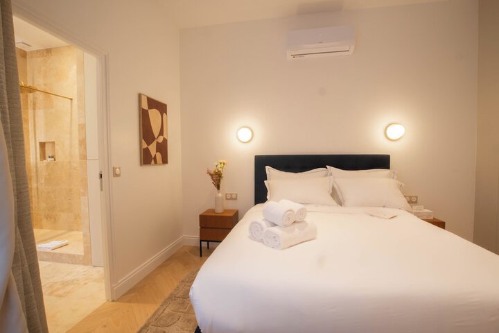 Room 44 of 188