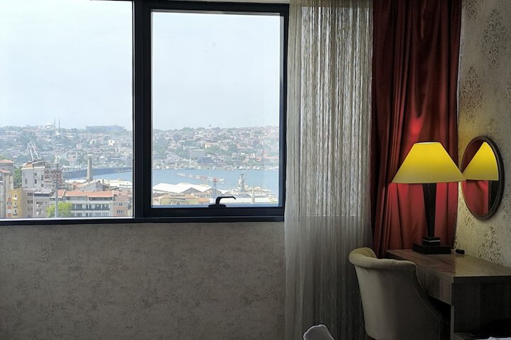 Room 5 of 33