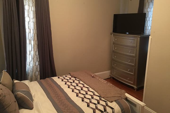 Room 3 of 33