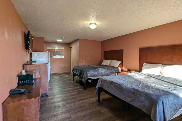 Room 3 of 25