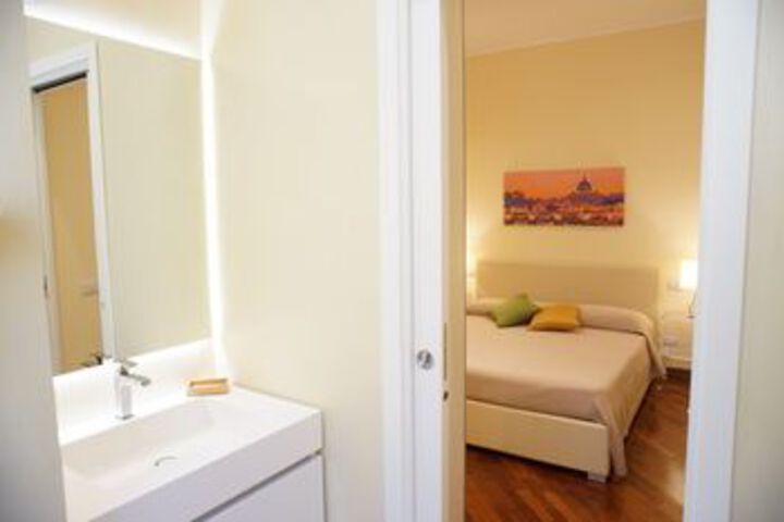 Room 2 of 28