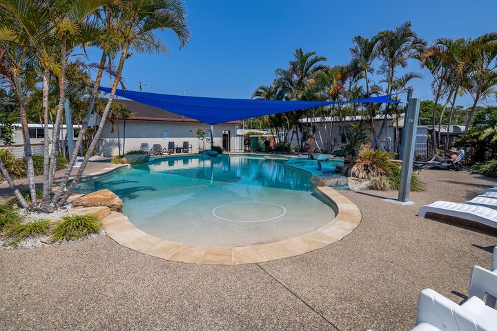 Pool 90 of 132