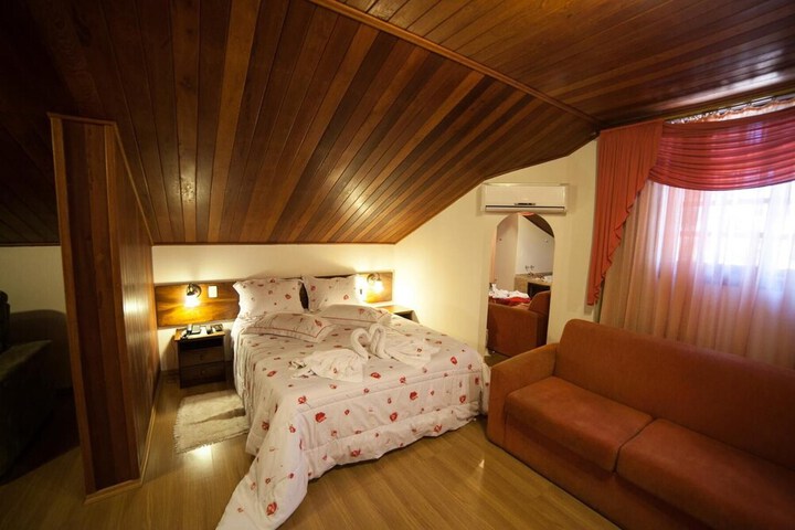 Room 33 of 181
