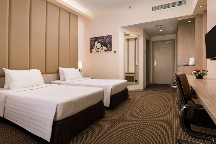Room 20 of 33