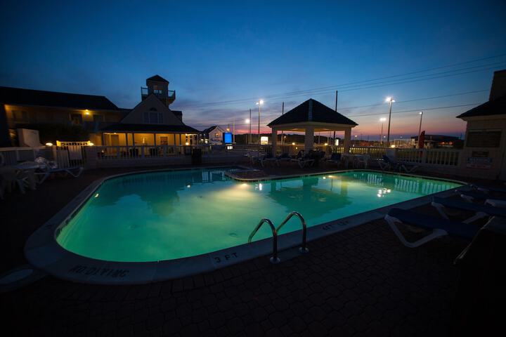 Hotel with Pool