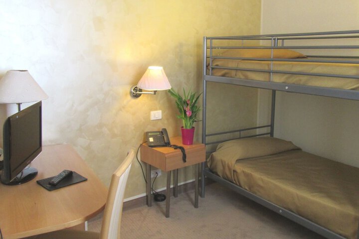 Room 3 of 31