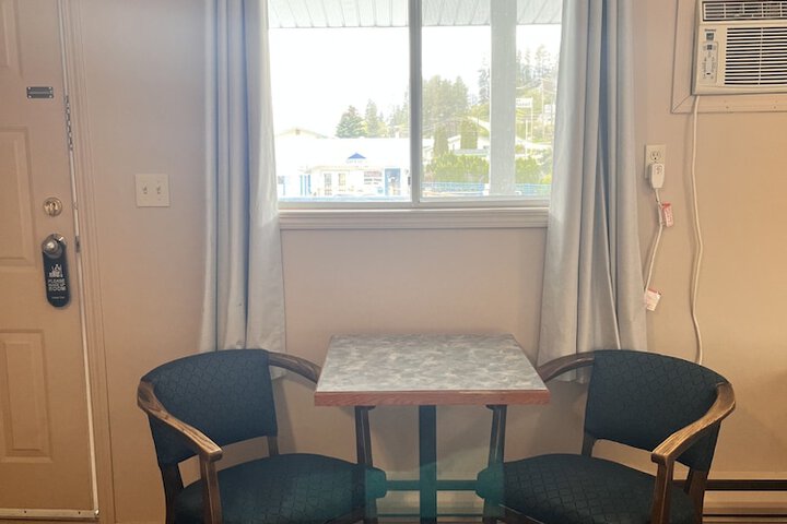 Room 14 of 43