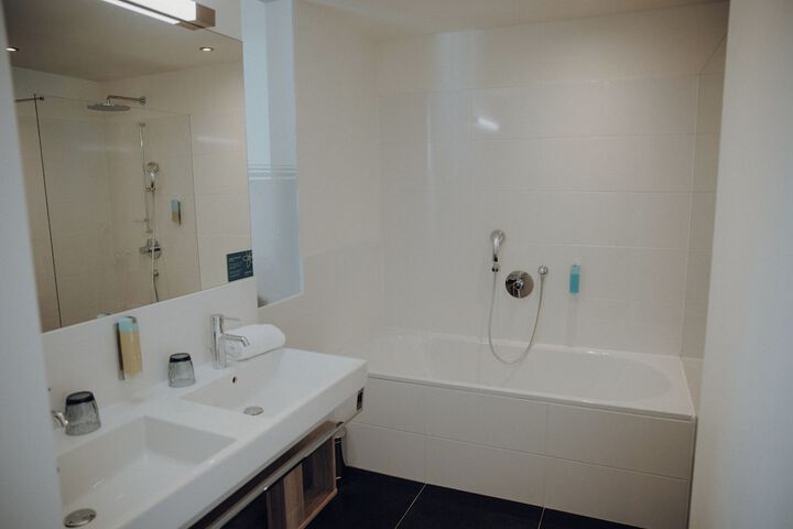 Room 26 of 58