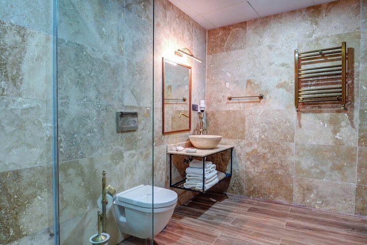 Room 49 of 100