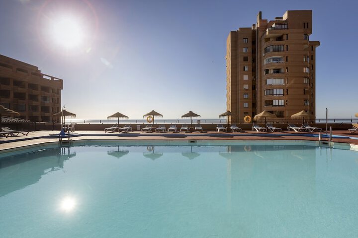 Hotel with Pool
