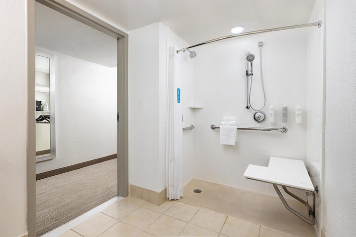Room 16 of 31