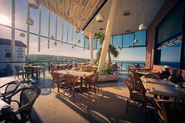 Dining Photos