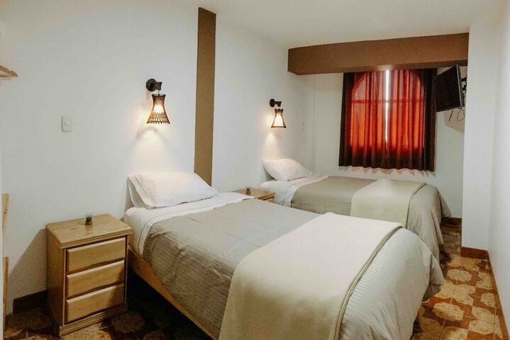 Room 8 of 16