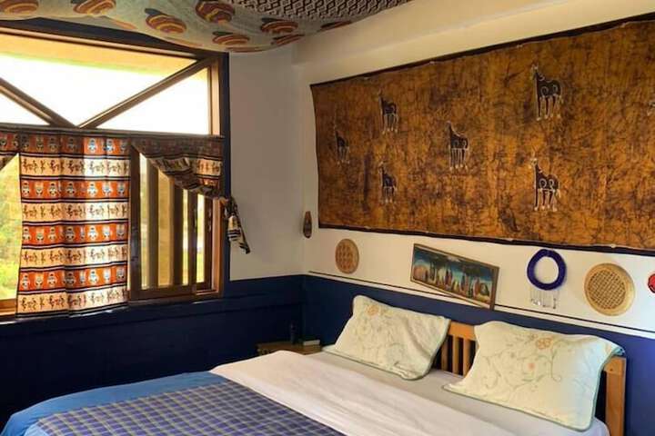 Room 12 of 20