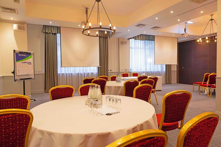 Ballroom/Hall 57 of 79