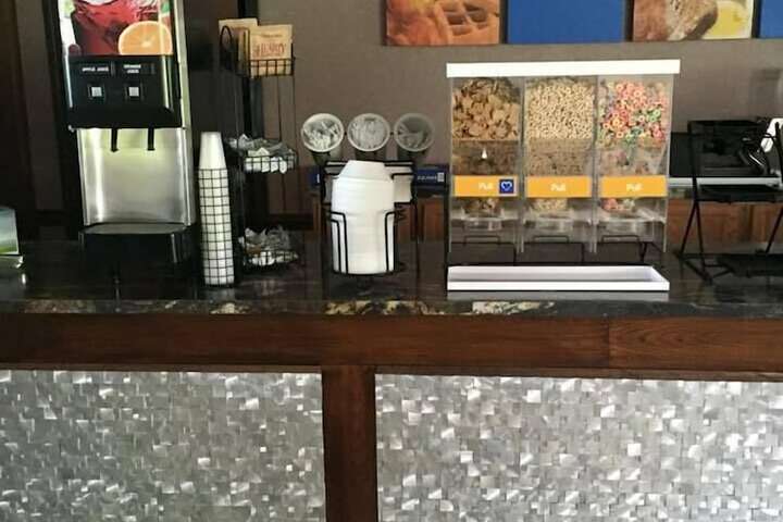Breakfast/Coffee Service 28 of 37