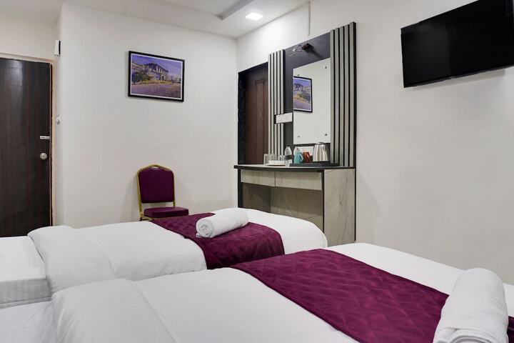 Room 2 of 9
