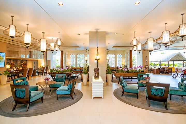 Hotel Lobby