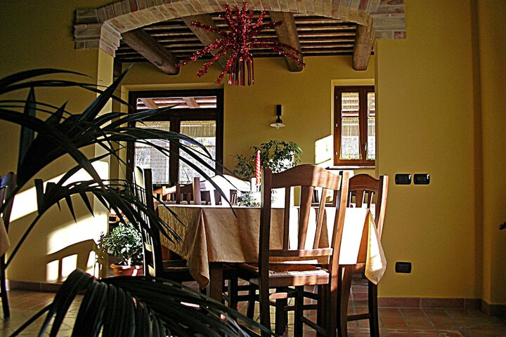Dining 21 of 46