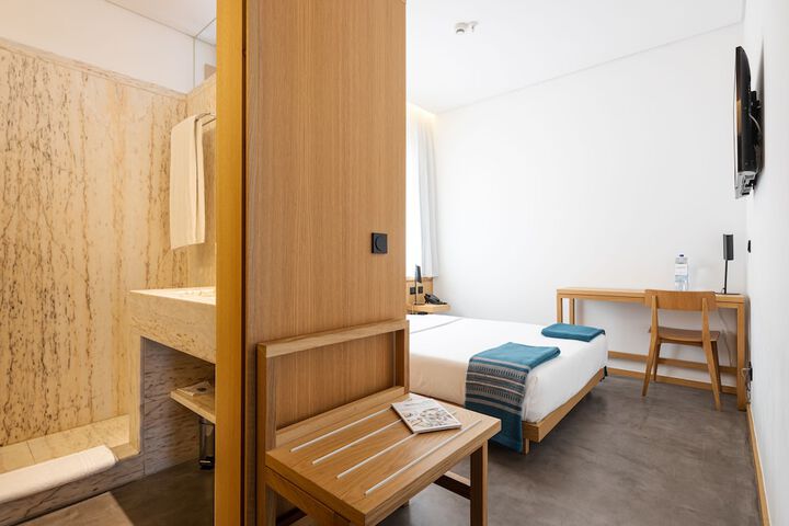 Room 35 of 75