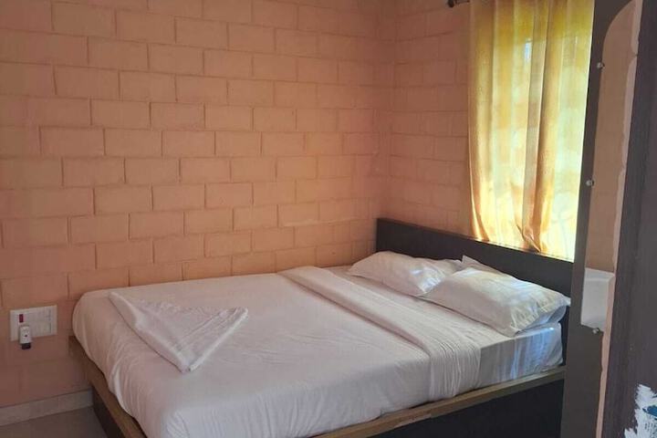 Room 2 of 29