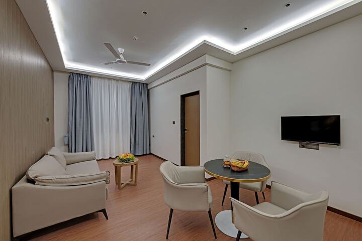 Room 21 of 40