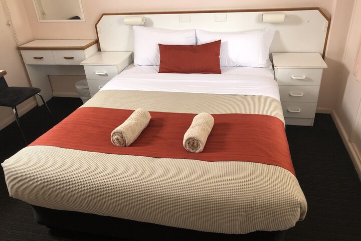 Room 19 of 46