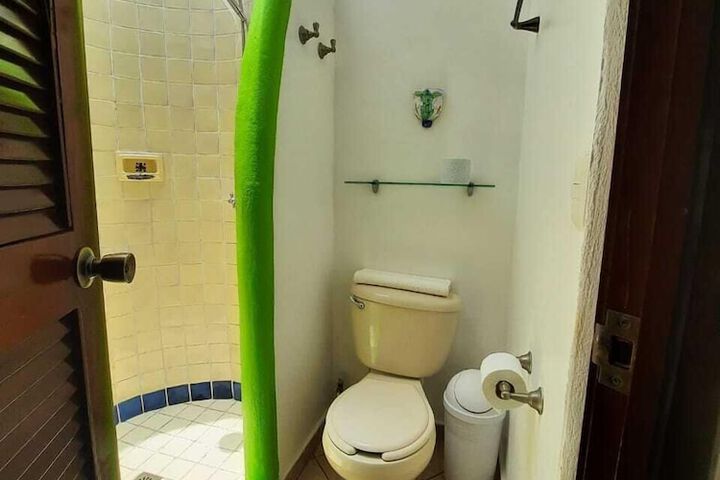 Room 17 of 47