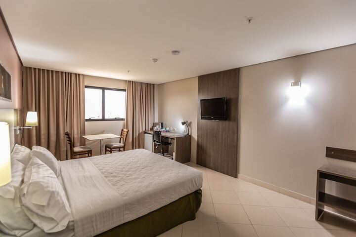 Room 4 of 27