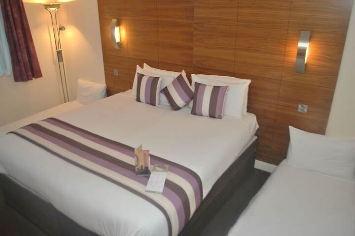 Room 9 of 46