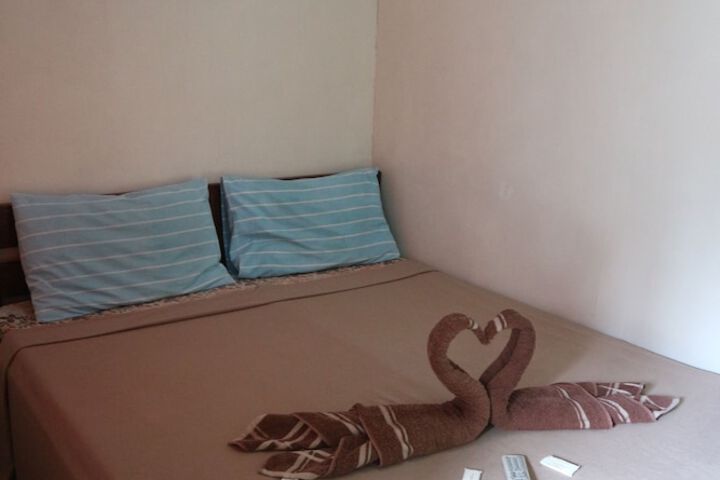 Room 9 of 42