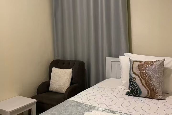 Room 8 of 25