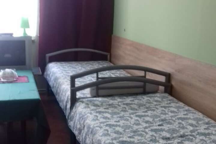 Room 9 of 25
