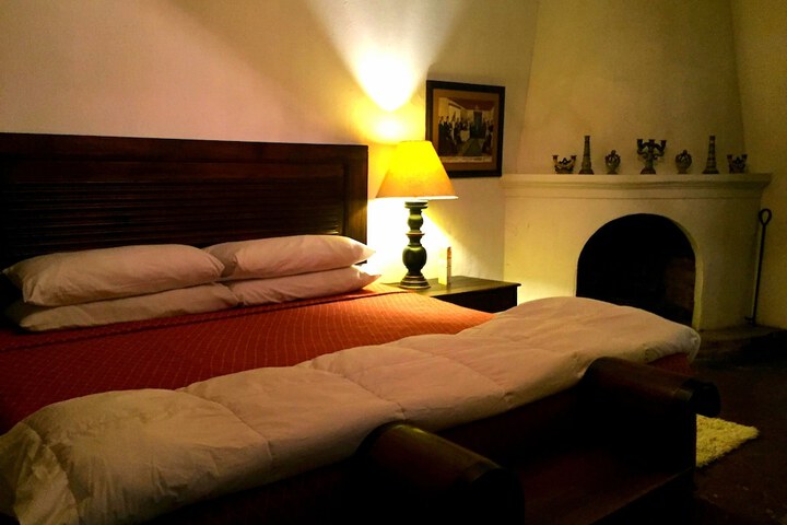 Room 11 of 28