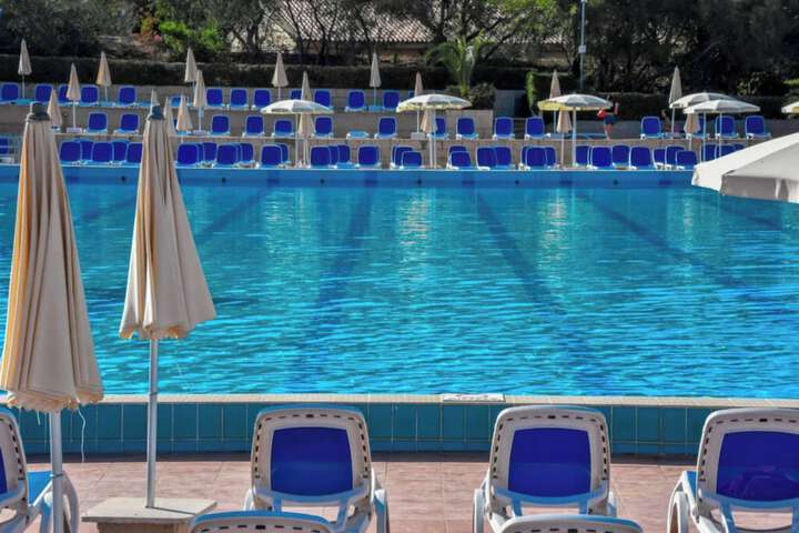 Pool 49 of 131
