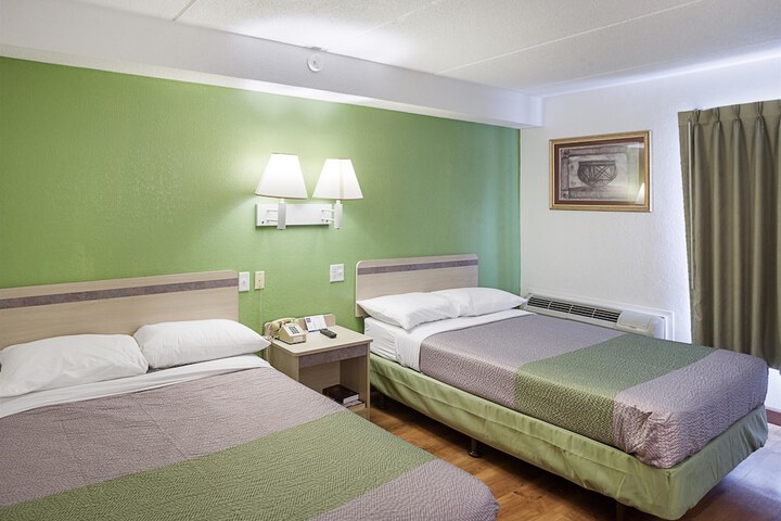 Double Deluxe King Bed (9 of 11)