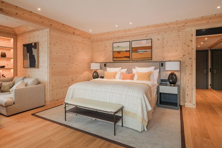 Room 48 of 208